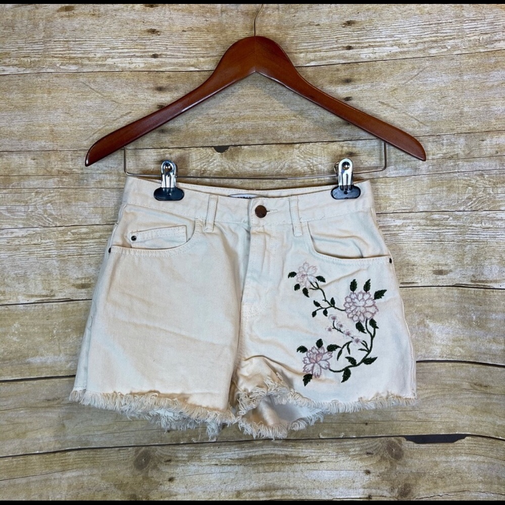 Zara shorts 🛍